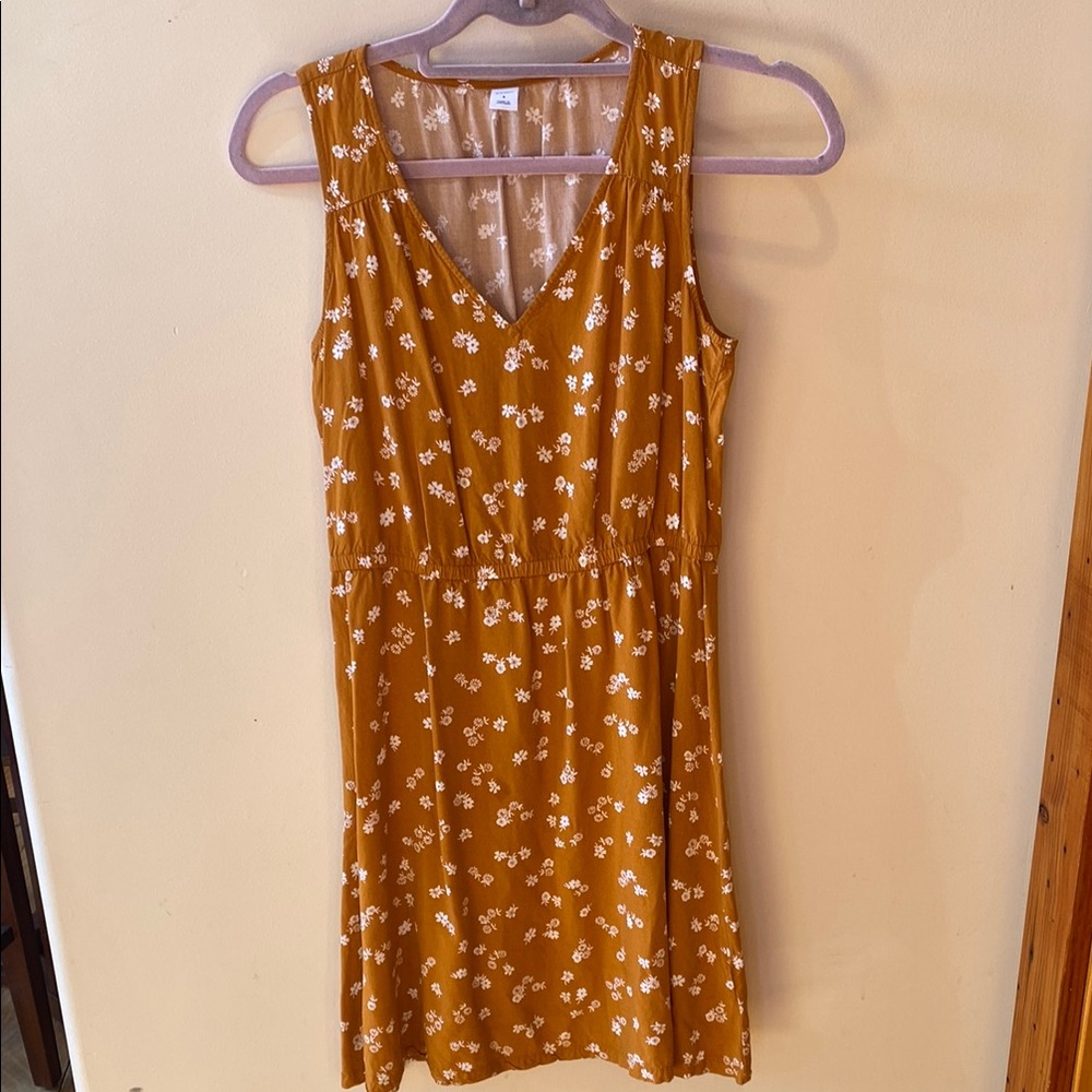 Old Navy Floral V-neck Sleeveless Dress